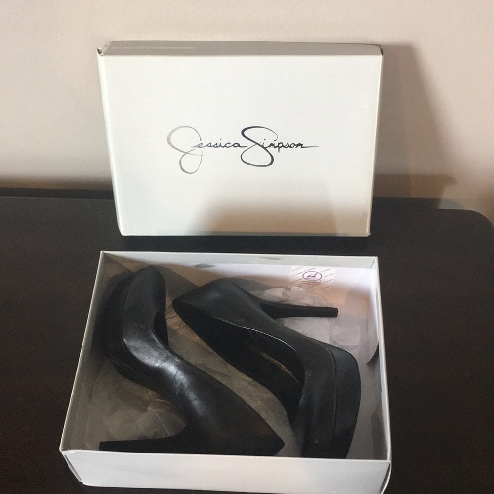Jessica Simpson Given Platform Pumps / Heels 8.5